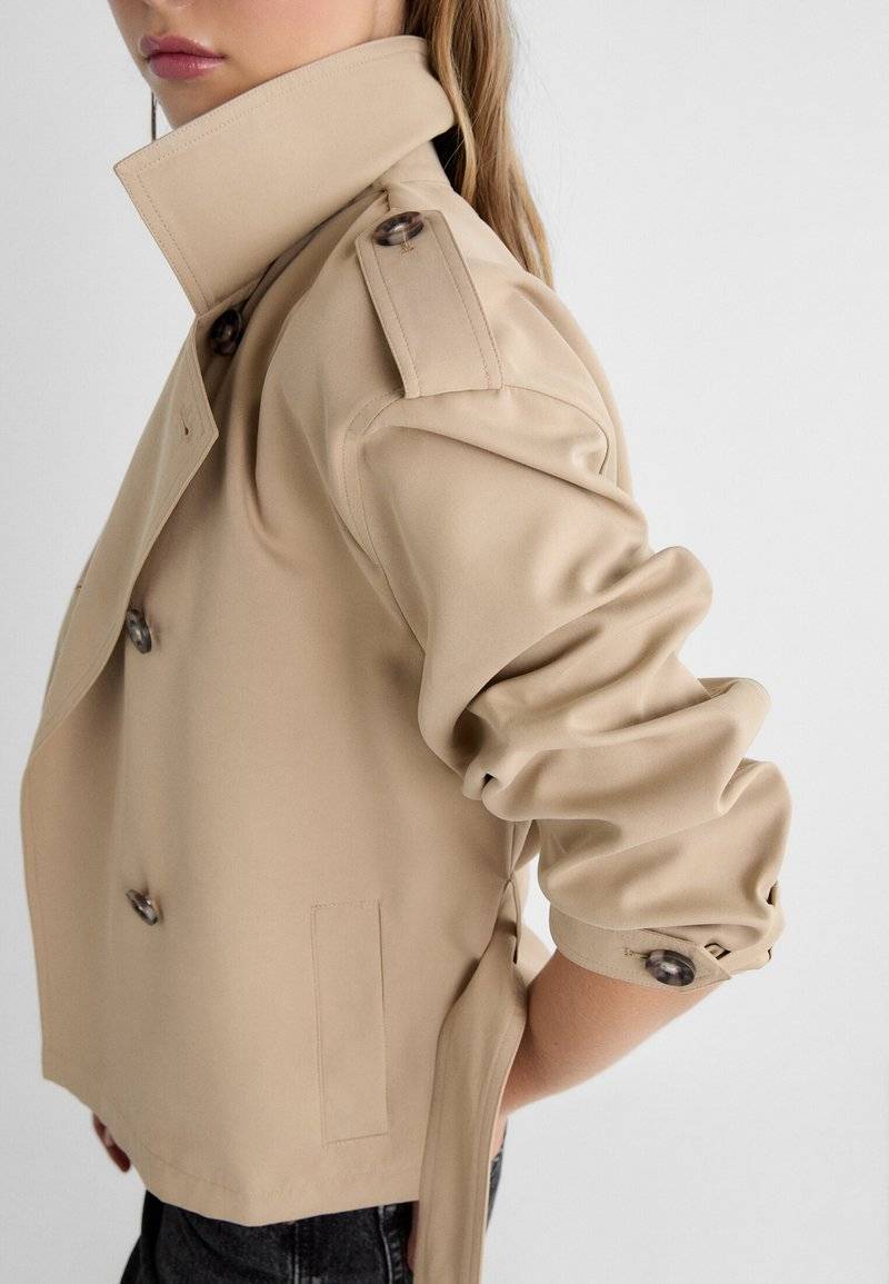 Stradivarius Stradivarius WITH BELT - Summer jacket - beige Bis zu 65% Rabatt