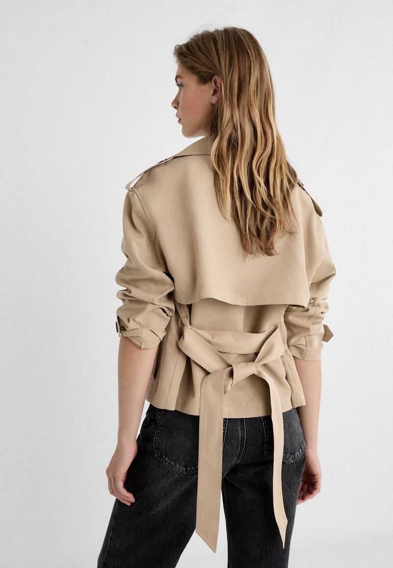 Stradivarius Stradivarius WITH BELT - Summer jacket - beige Bis zu 65% Rabatt