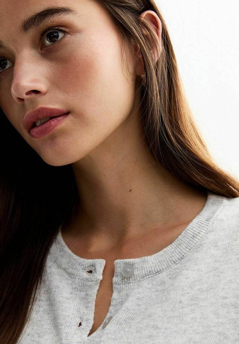 New Look New Look CREW NECK - Cardigan - pale grey Nur für heute