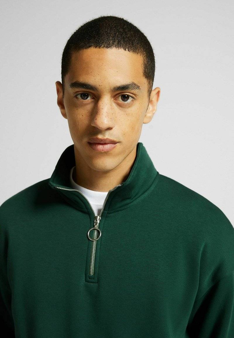 Bershka Bershka HIGH NECK - Sweatshirt - dark green zollfrei