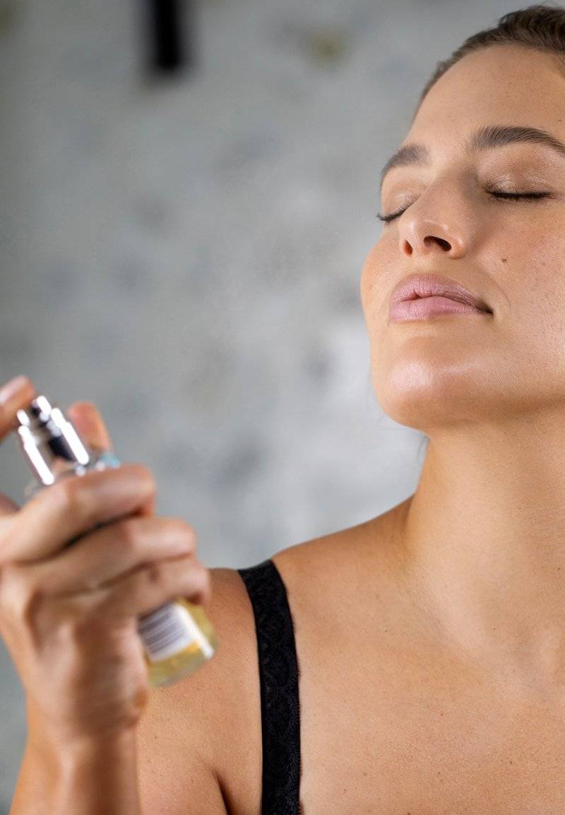 St. Tropez St. Tropez SELF TAN PURITY BRONZING WATER FACE MIST - Self tan Blitzverkäufe