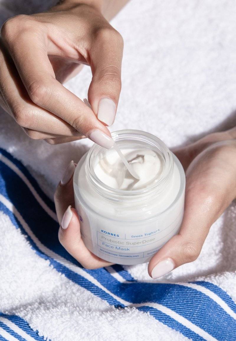 KORRES KORRES YOGHURT HYDRA-BIOME FACE MASK - Face mask Fabrik Onlineshop