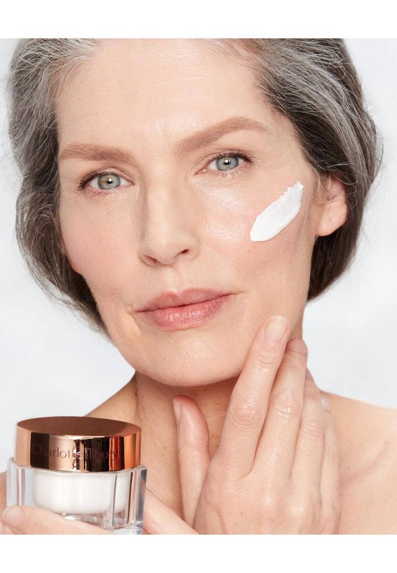 Charlotte Tilbury Charlotte Tilbury CHARLOTTE'S MAGIC CREAM SPF - REFILLABLE - Face cream Bestseller