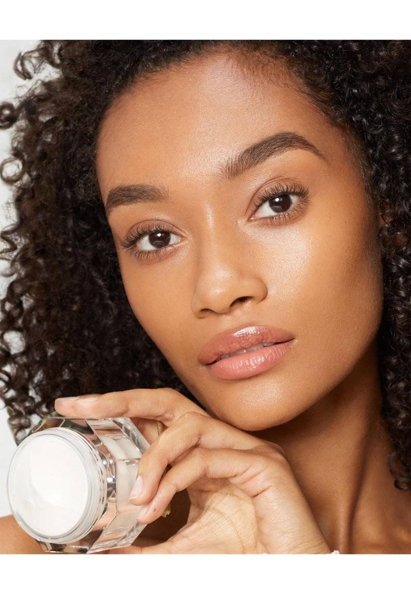 Charlotte Tilbury Charlotte Tilbury CHARLOTTE'S MAGIC CREAM SPF - REFILLABLE - Face cream Bestseller