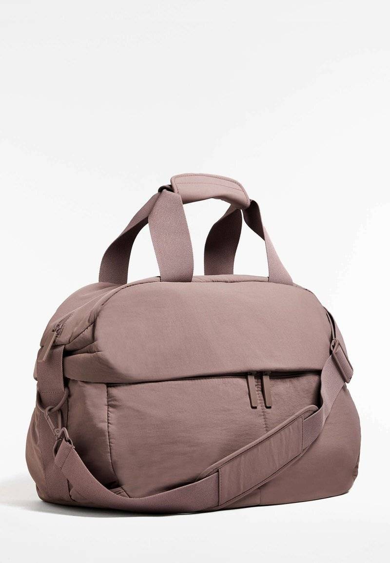 OYSHO OYSHO WITH FLAP POCKET - Sports bag - pink Begrenzte Freigabe