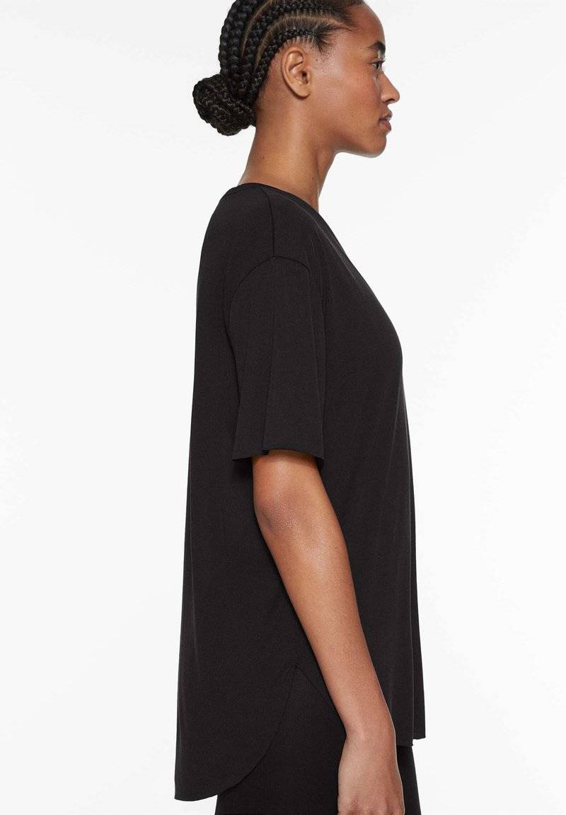 OYSHO OYSHO MODAL - Basic T-shirt - black Begrenzt auf 3 Tage