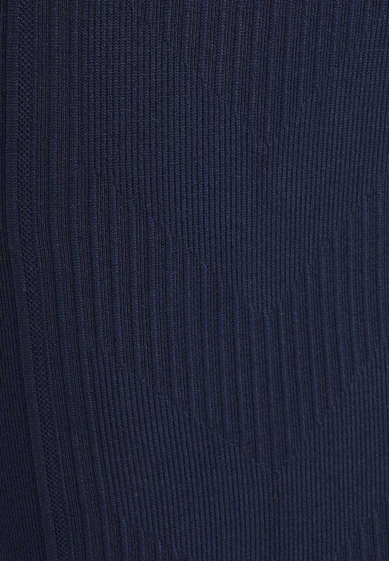 Hummel Hummel SEAMLESS - Shorts - black iris Günstig kaufen