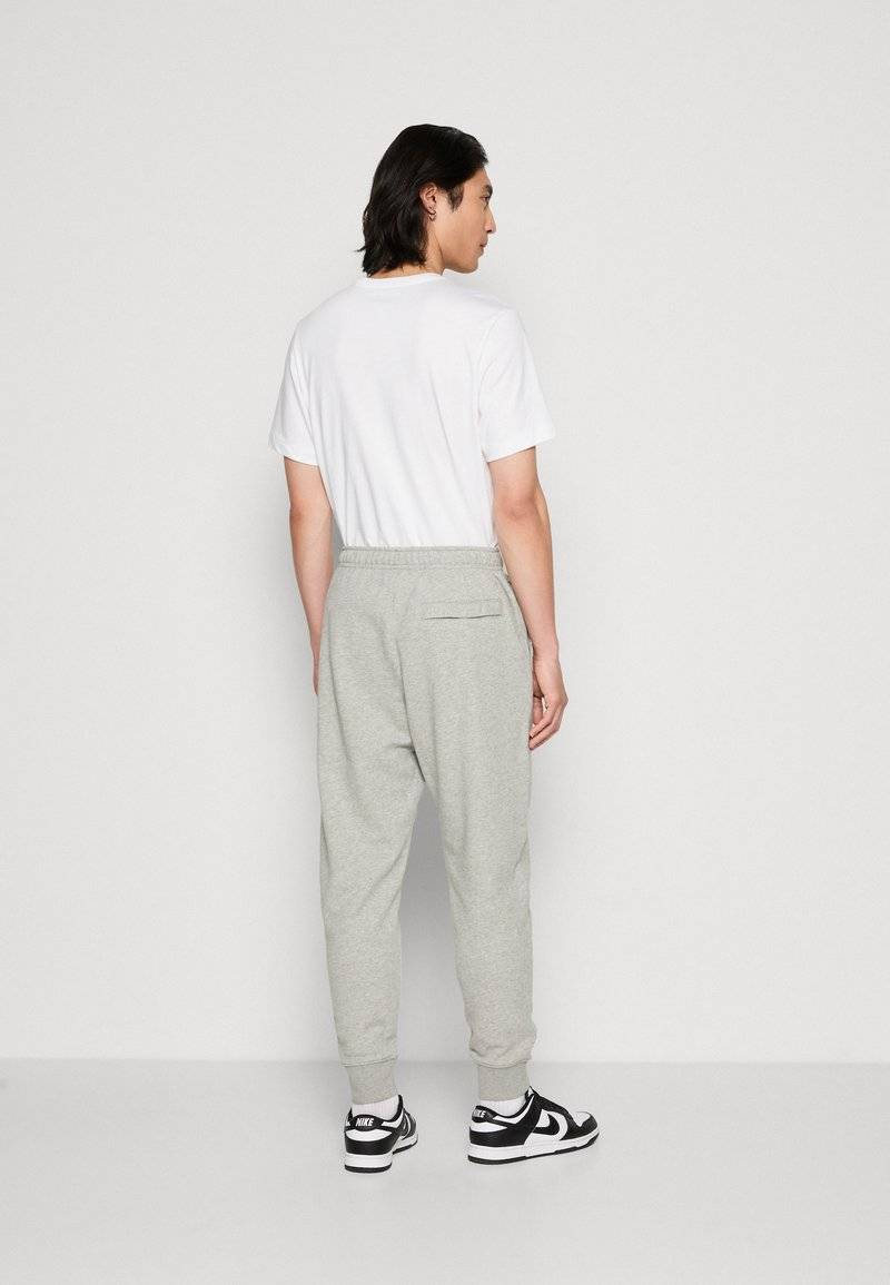 Nike Sportswear Nike Sportswear CLUB JGGR FT - Tracksuit bottoms Flash Sale