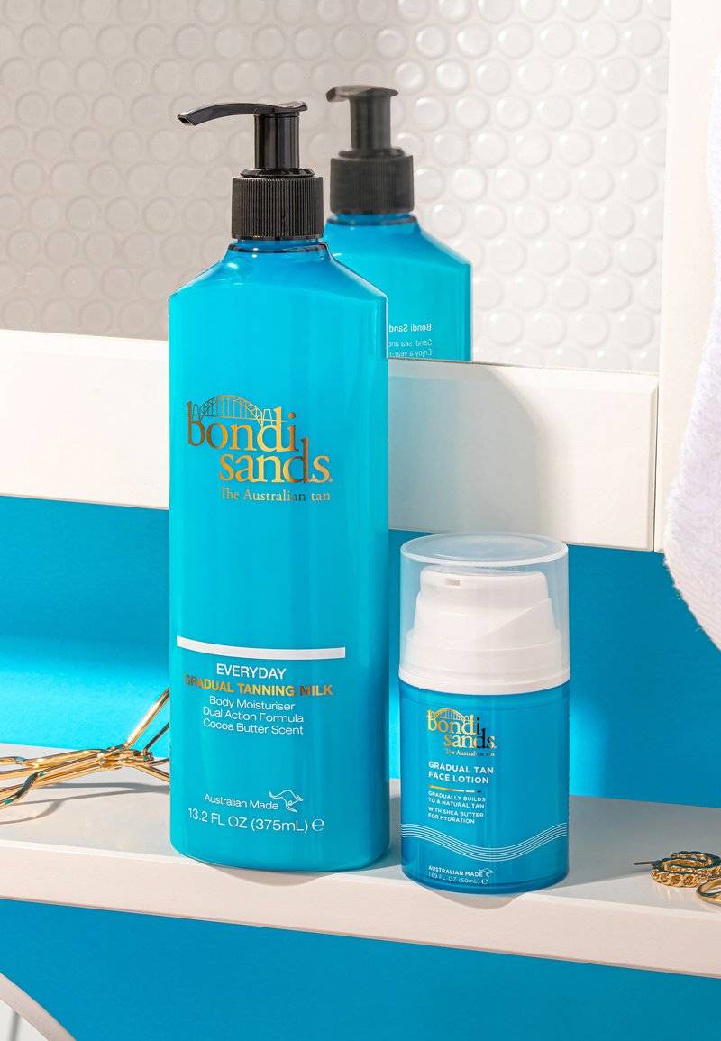 Bondi Sands Bondi Sands BONDI SANDS EVERYDAY GRADUAL TANNING MILK - Self tan - white 2025