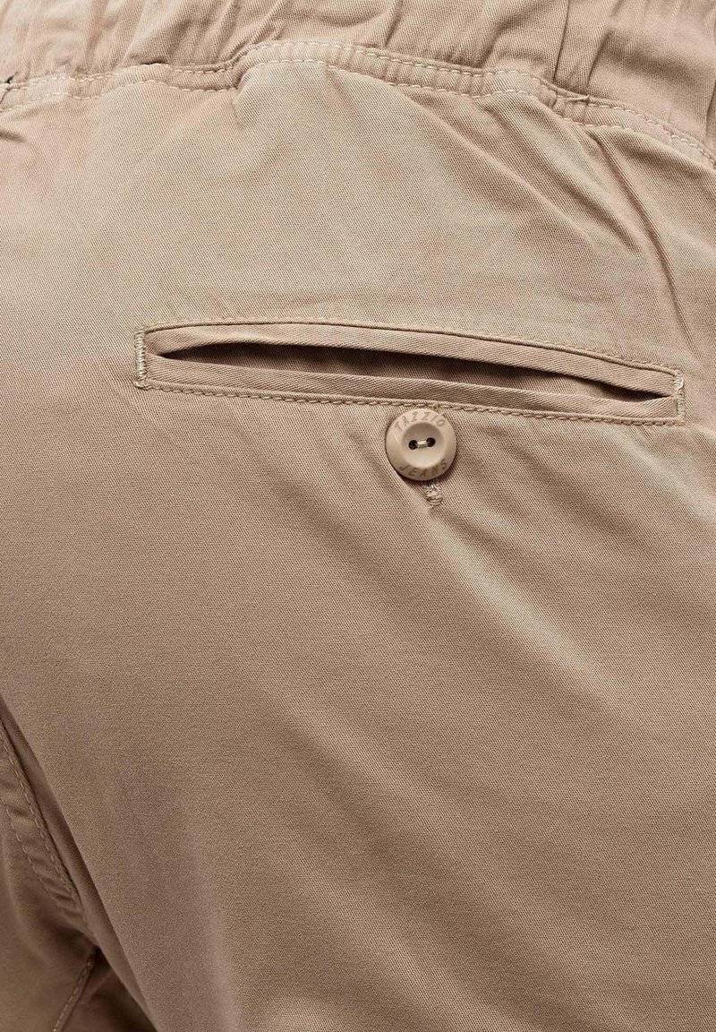 Tazzio Tazzio Cargo trousers - beige Schlussverkauf