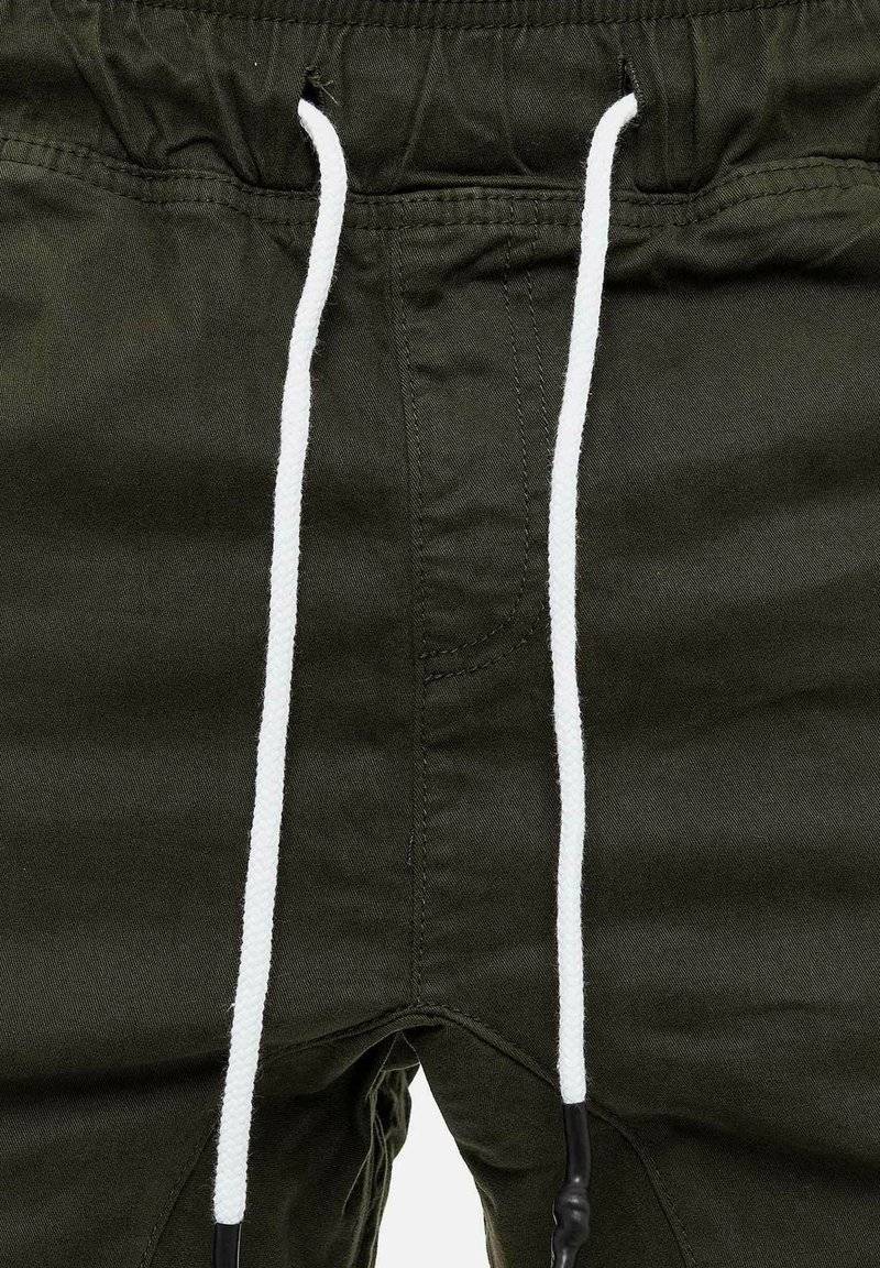 Tazzio Tazzio Cargo trousers - khaki Günstig kaufen