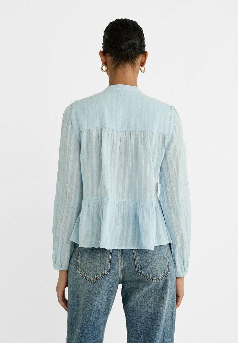 Stradivarius Stradivarius FLOWING BOHO - Blouse - light blue Cyber Monday