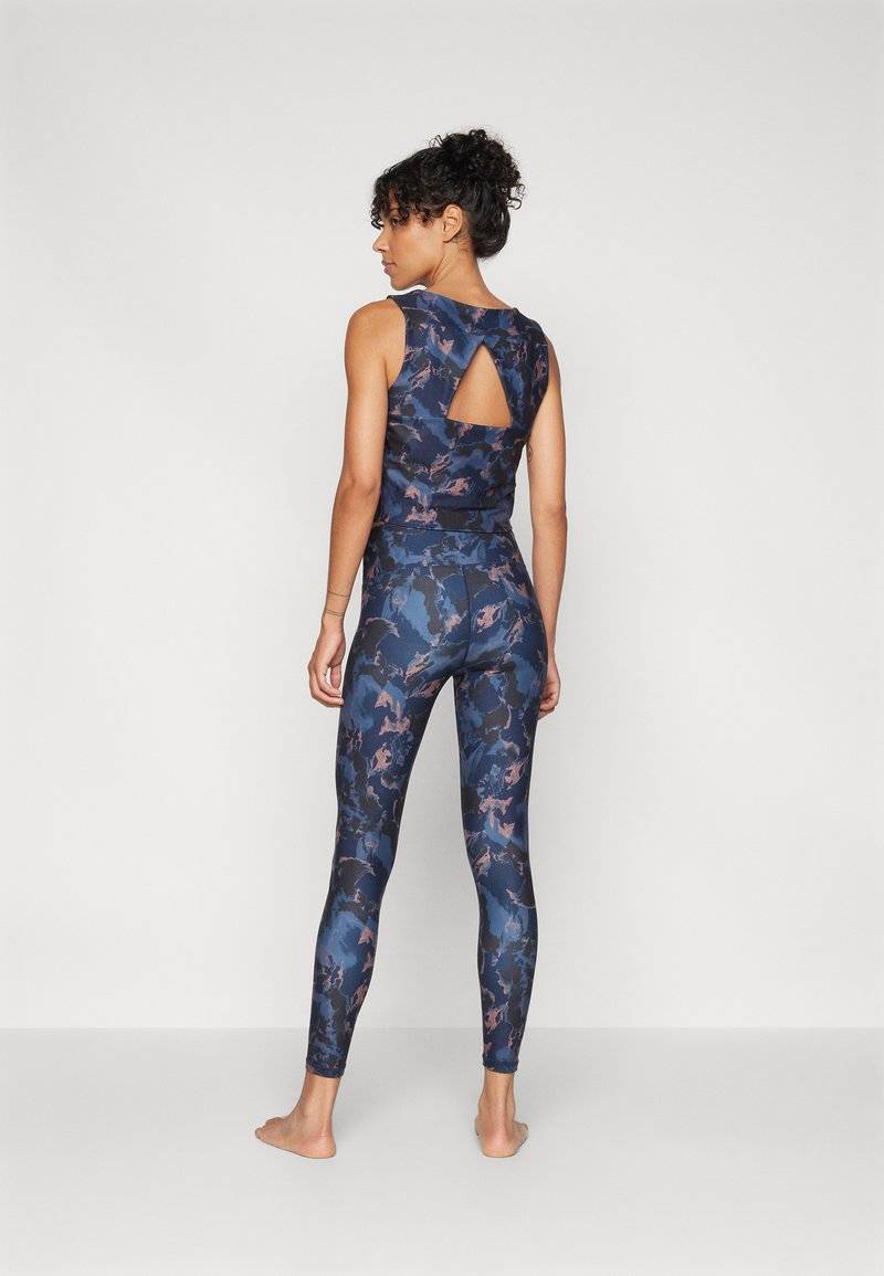 ONLY Play ONLY Play ONPJAM-2-SKY - Leggings Neueste Stile