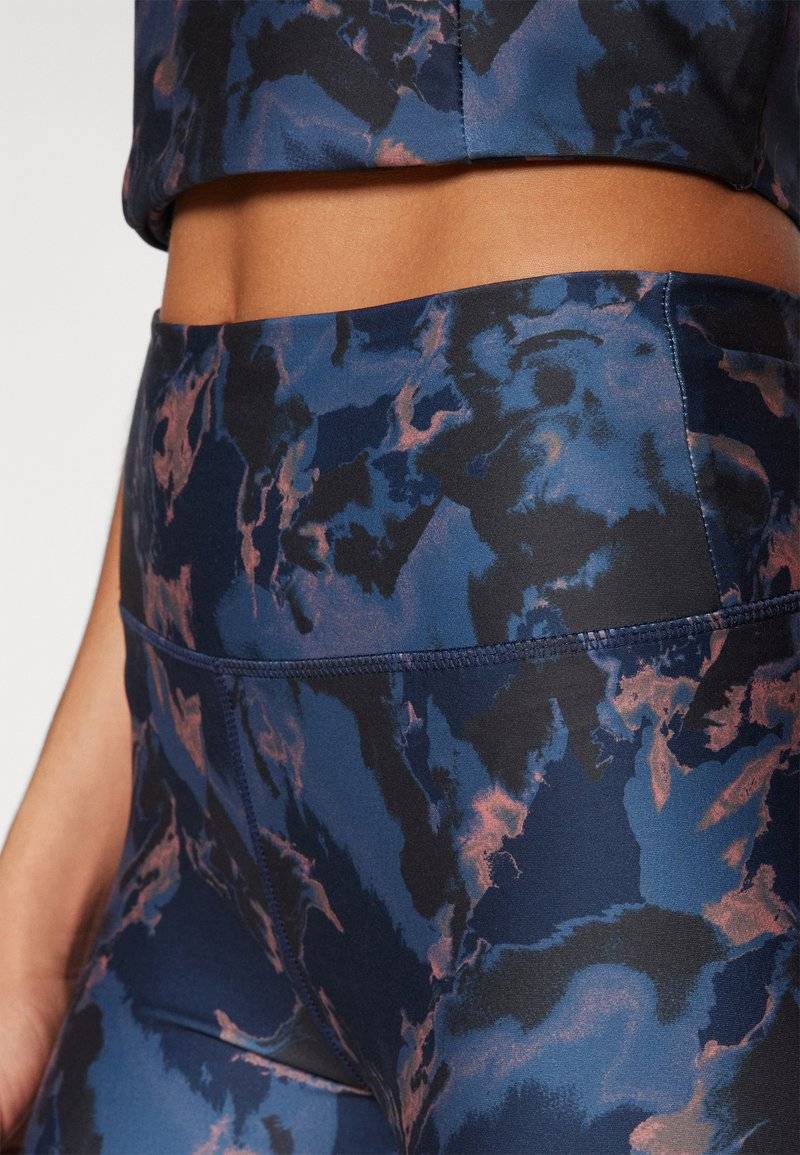ONLY Play ONLY Play ONPJAM-2-SKY - Leggings Neueste Stile